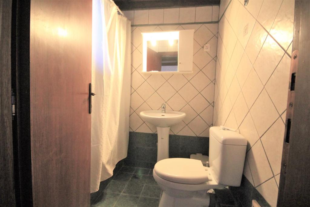 Ένα μπάνιο στο Delphi Hotel