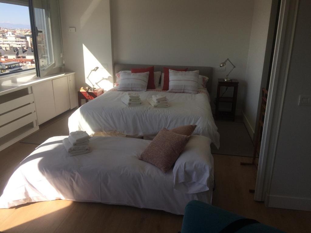 Heima Colon Square Amazing Views - Deluxe Apartment
