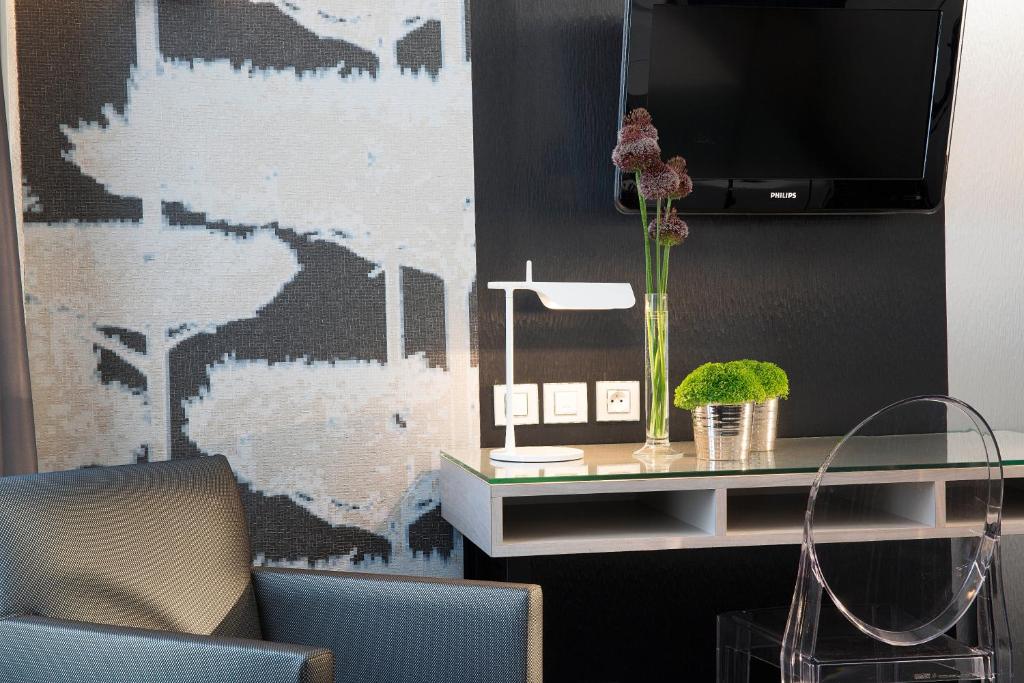 Hôtel A La Villa des Artistes - Resim 21