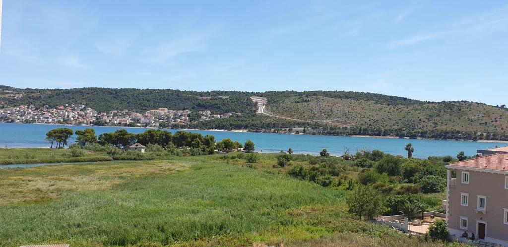 Gallery image of Bridge and beach apartments in Trogir