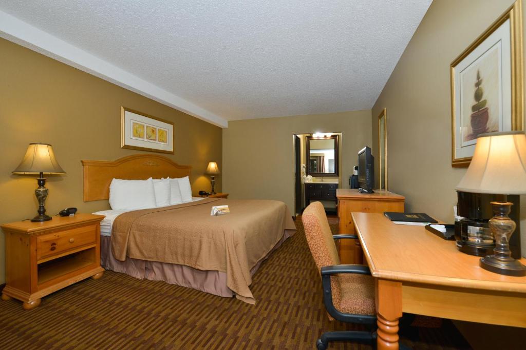 Quality Inn US65 & E Battlefield Rd Springfield - King Room - Niet -roken