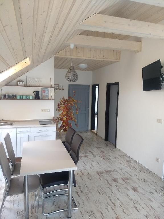 A kitchen or kitchenette at Chalupa Máša