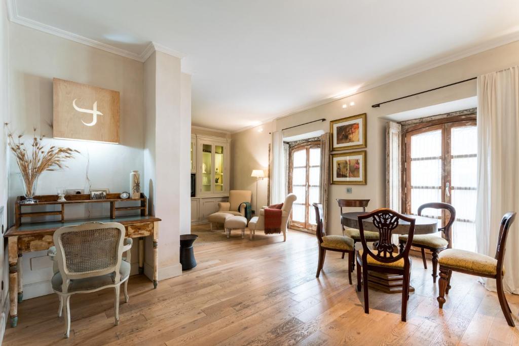 Apartamento Caballerizas Centro, Seville, Spain - Booking.com