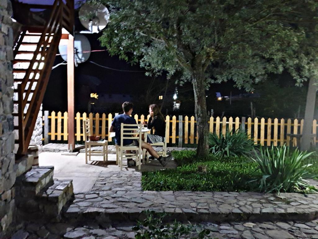 Giardino di Guest House Flodisa