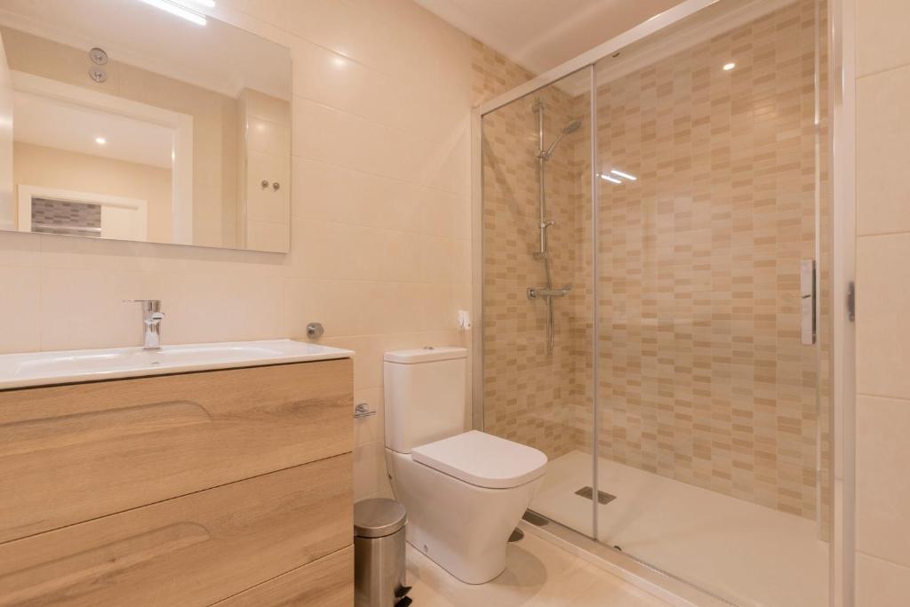 A bathroom at Noray Apartamentos Viveiro