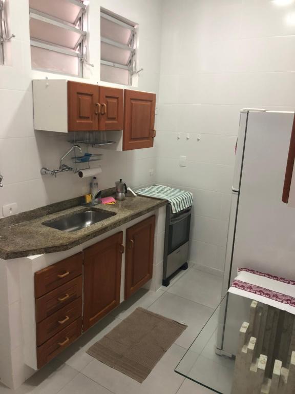  Leblon Excelente dois Quartos na quadra da Praia