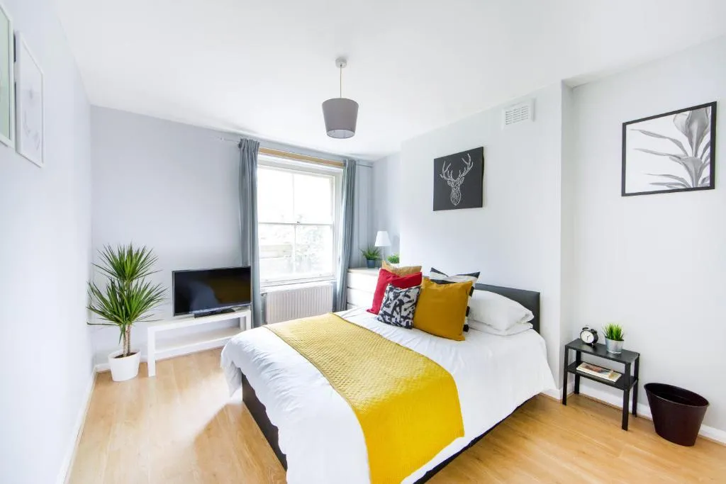 Beautiful Double Bedroom close to Kings Cross St Pancras, London, United Kingdom