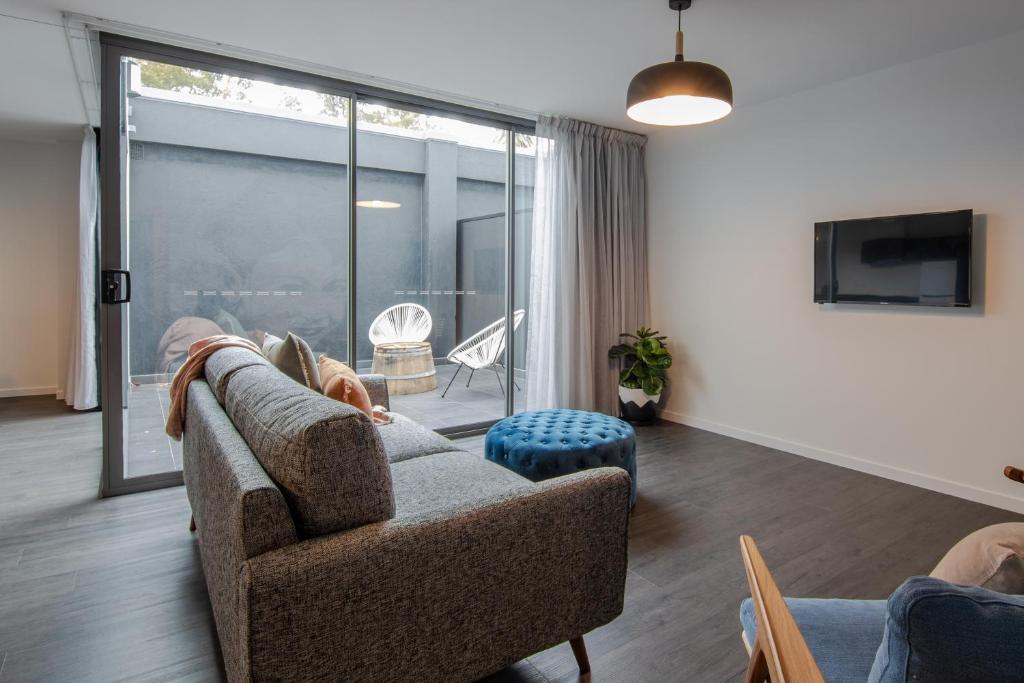 Change Overnight - Resim 33