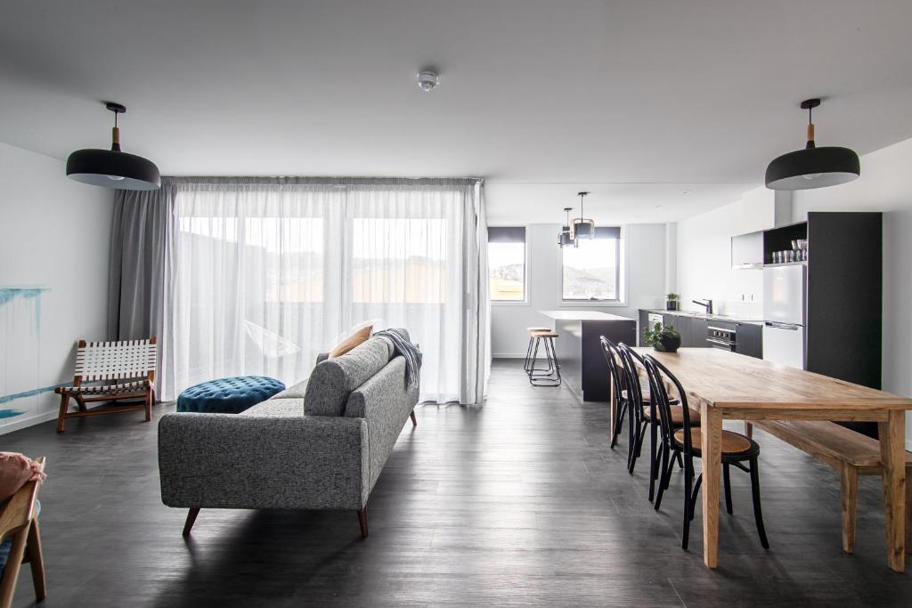 Change Overnight - Resim 25