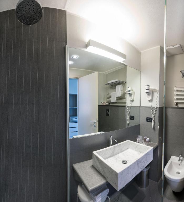 Koupelna v ubytování DB Hotel Verona Airport Congress & Spa