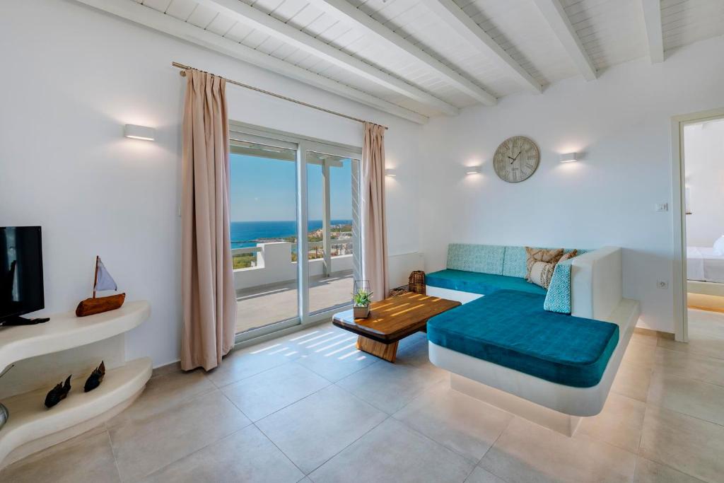 Гостиная зона в Aelion Villa
