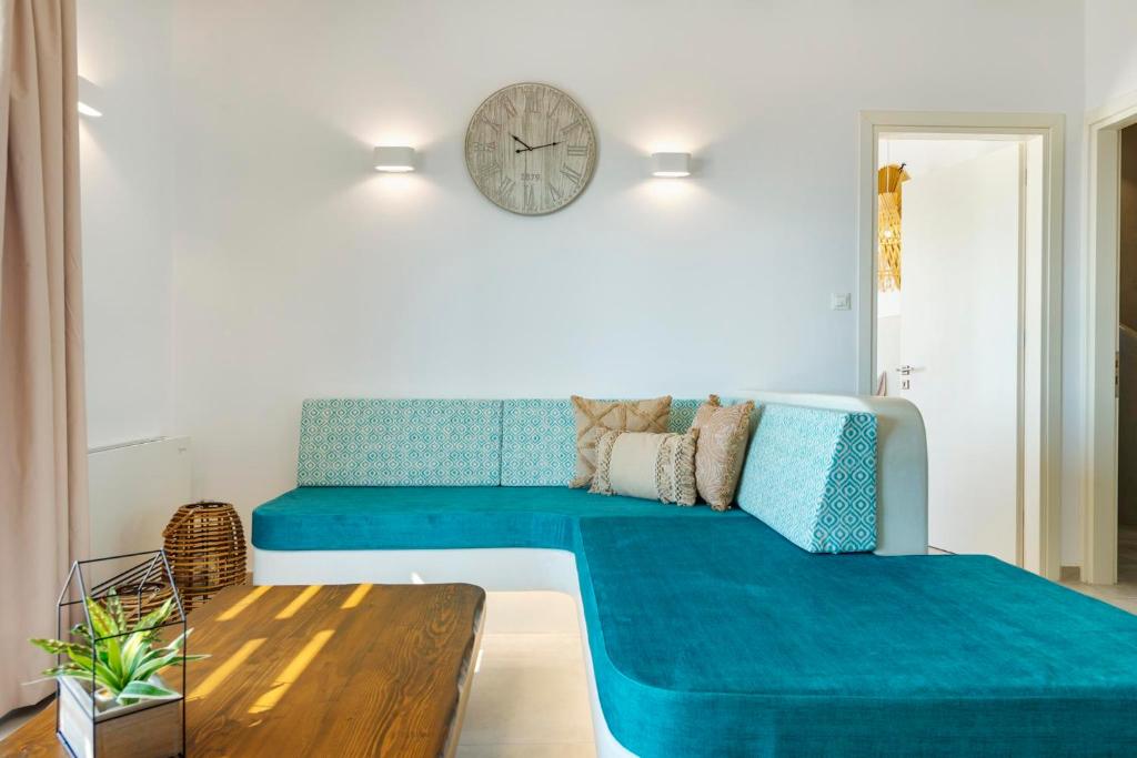 Гостиная зона в Aelion Villa