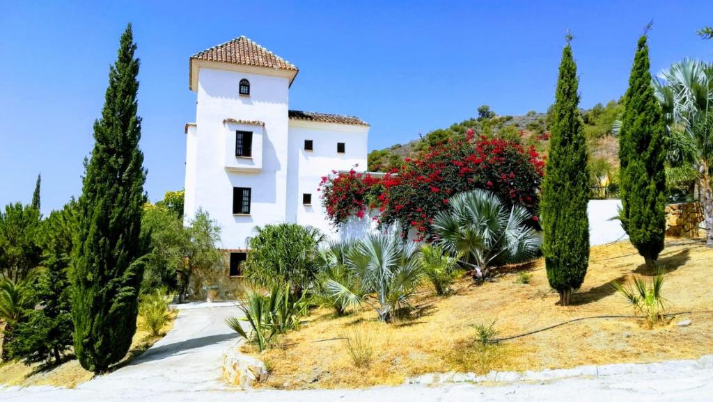 Castle Tower apartment in rural holiday park. (Spanje Tolox ...