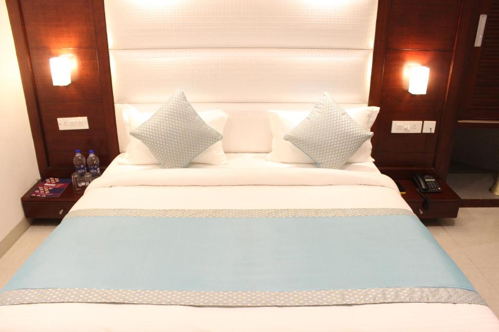 Postel nebo postele na pokoji v ubytování Hotel Star By Star Group- Near Delhi Airport