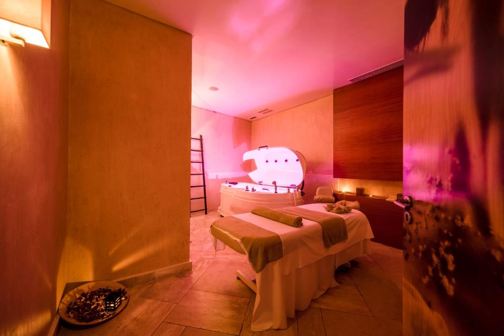 Spa en/of wellnessfaciliteiten van Sesimbra Oceanfront Hotel - Preferred Hotels and Resorts