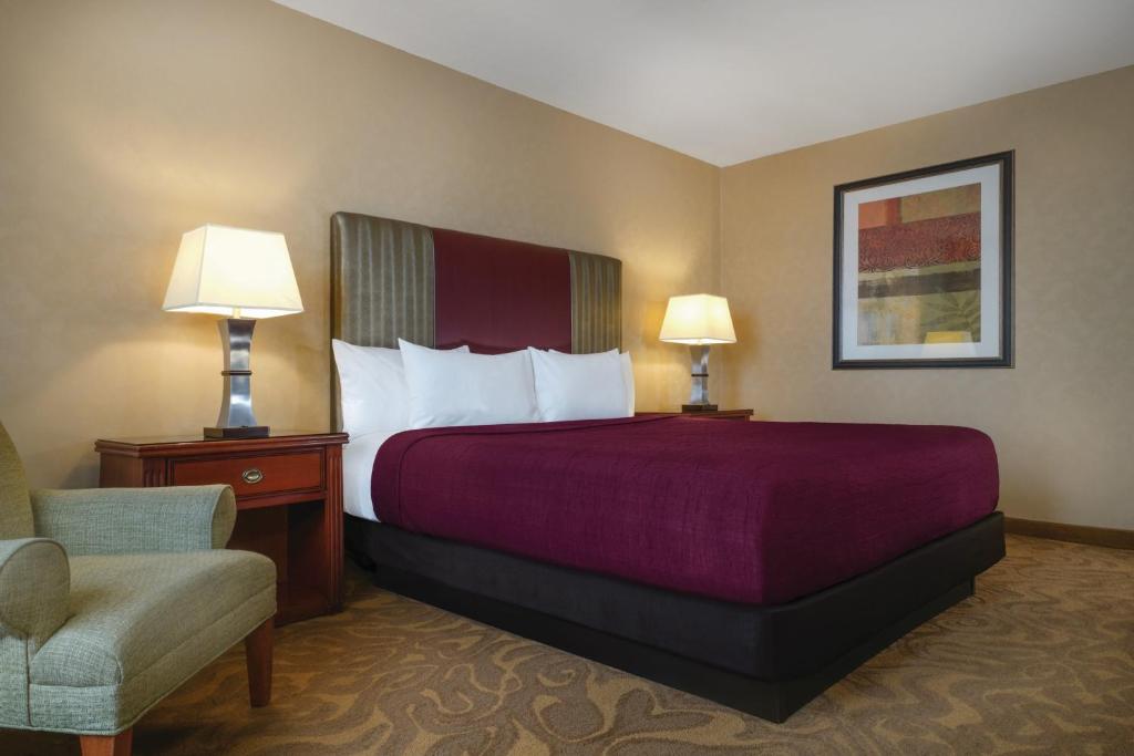 Кровать или кровати в номере Circus Circus Hotel, Casino & Theme Park