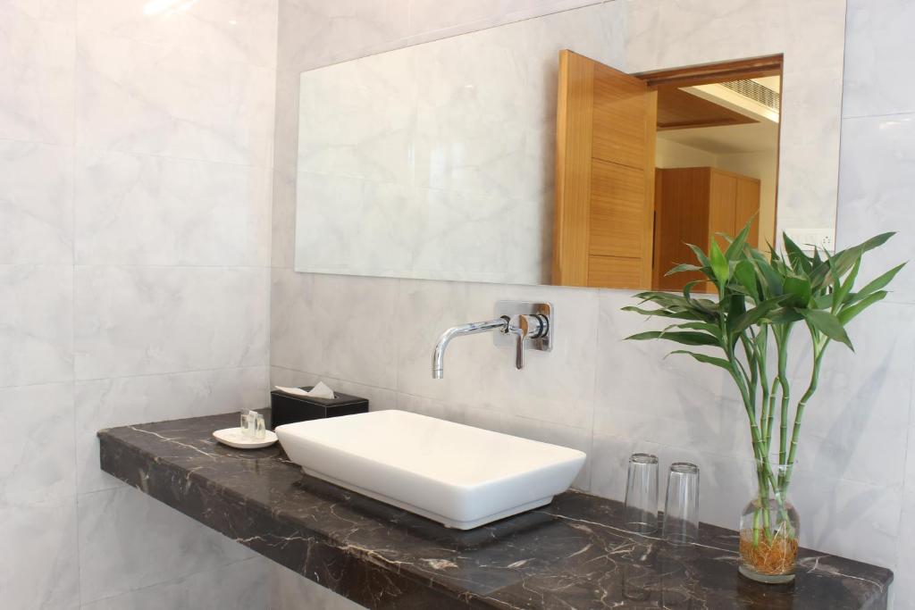 Koupelna v ubytování Hotel Star By Star Group- Near Delhi Airport