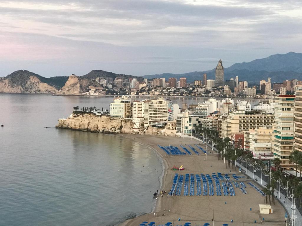 Benidorm 1ª línea playa Levante, garage, wifi, climatización ...