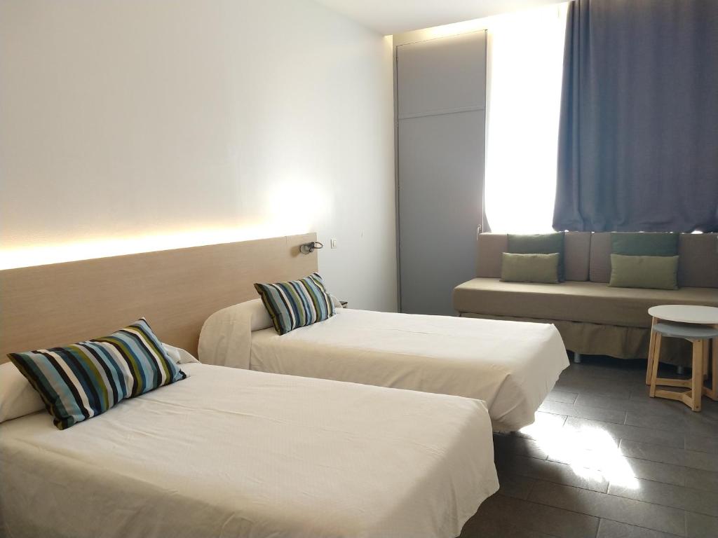 Centre Esplai Albergue - Comfort Triple Room