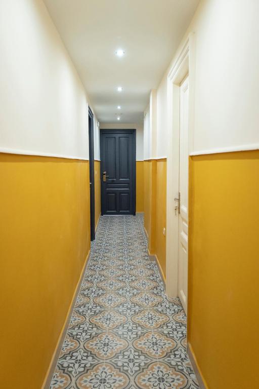 Athens Market Portrait - Resim 25