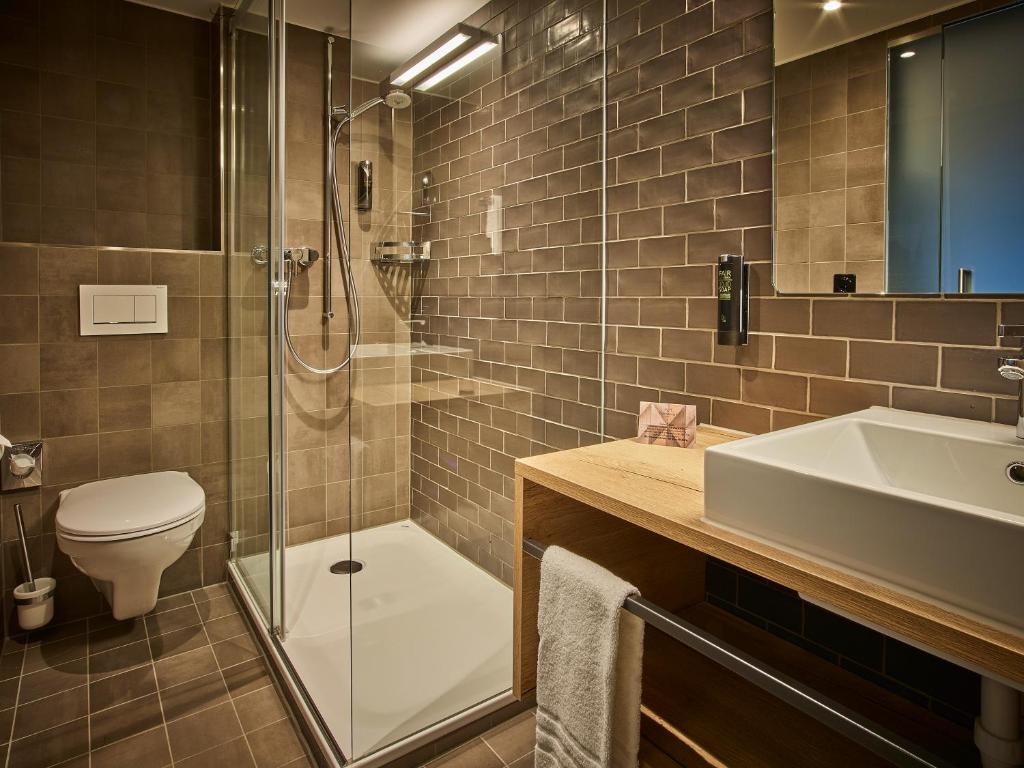 Un baño de Baxter Hotel