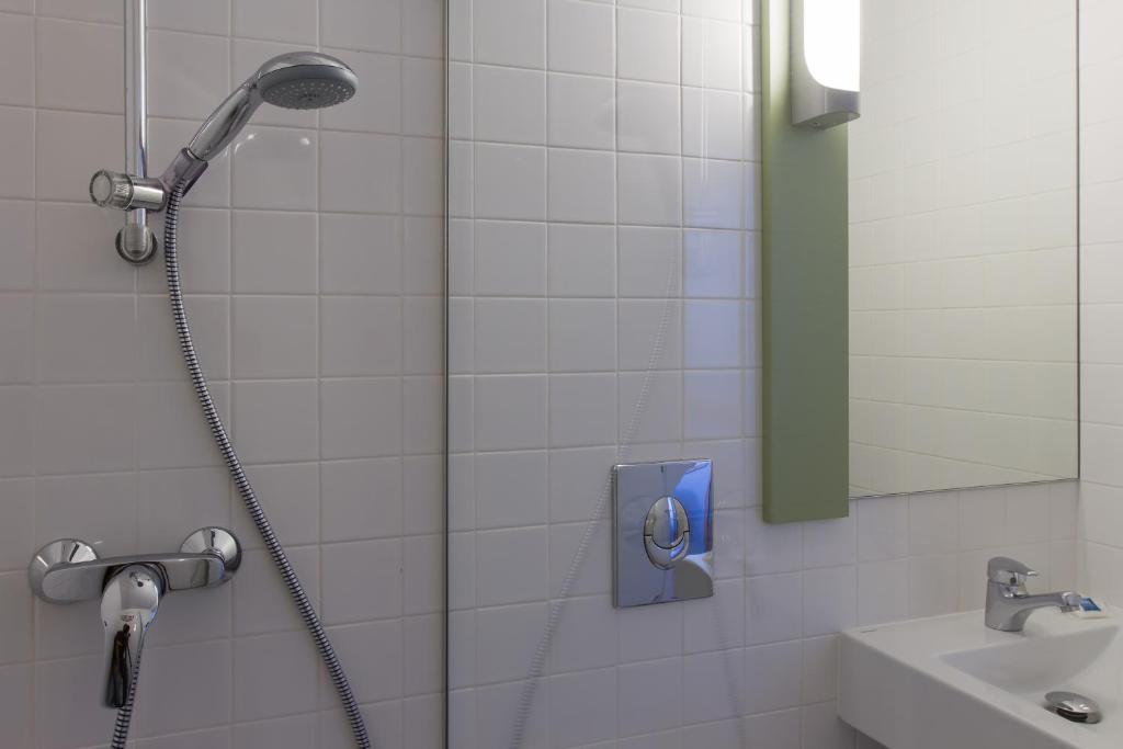 Un baño de Ibis Budget Braga Centro
