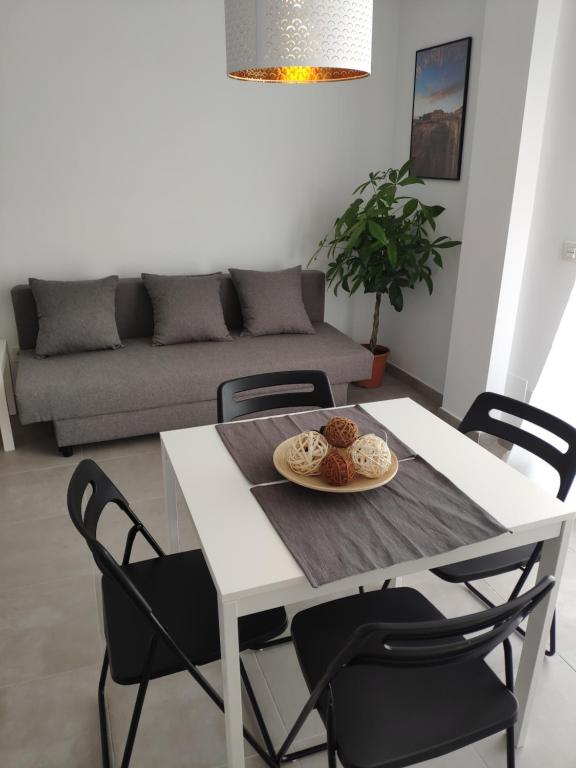 Posezení v ubytování Relax and enjoy in brand new beach apartment I