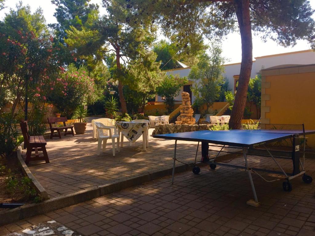 Stolní tenis v ubytování B&B Villa Carla nebo okolí