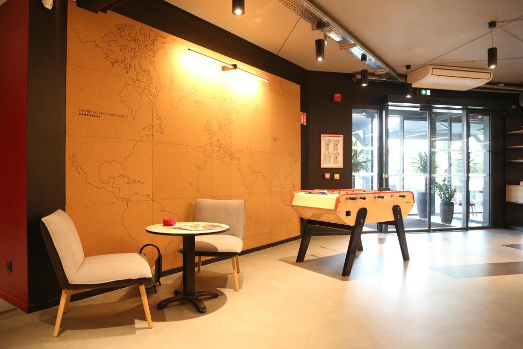 Posezení v ubytování ibis Styles Bâle-Mulhouse Aéroport