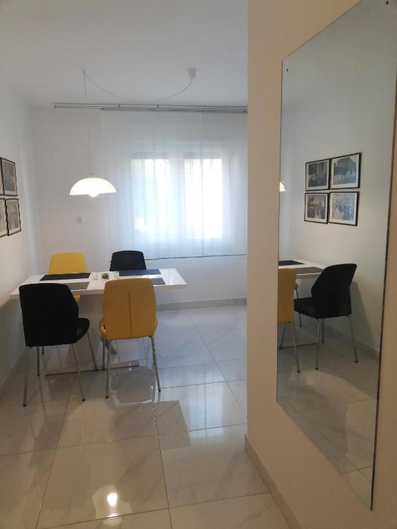 Zdjęcie z galerii obiektu New renovated apartment 15 min from beach on foot w Puli