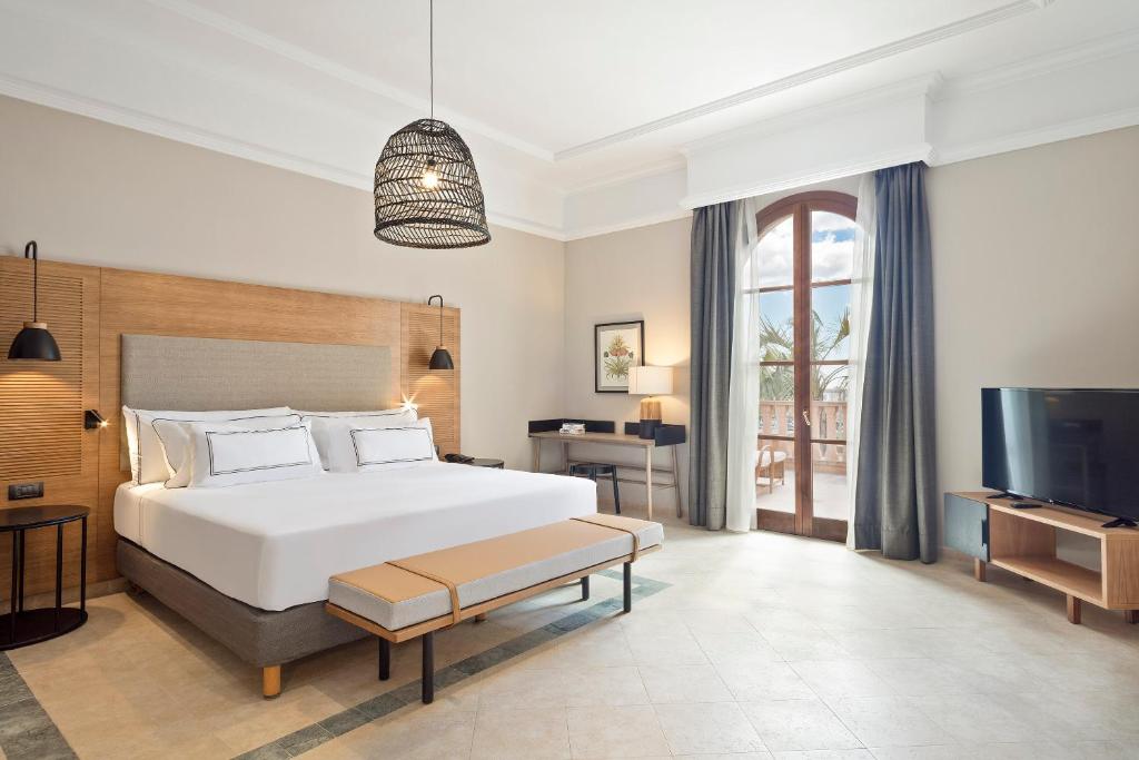 
The Level Royal Suite
