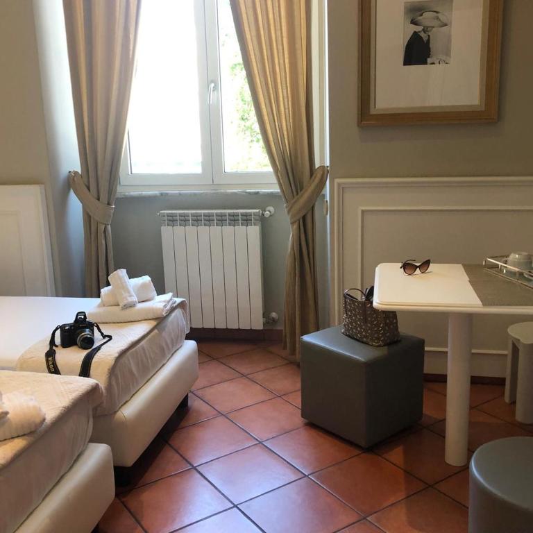 A seating area at 207 Inn
