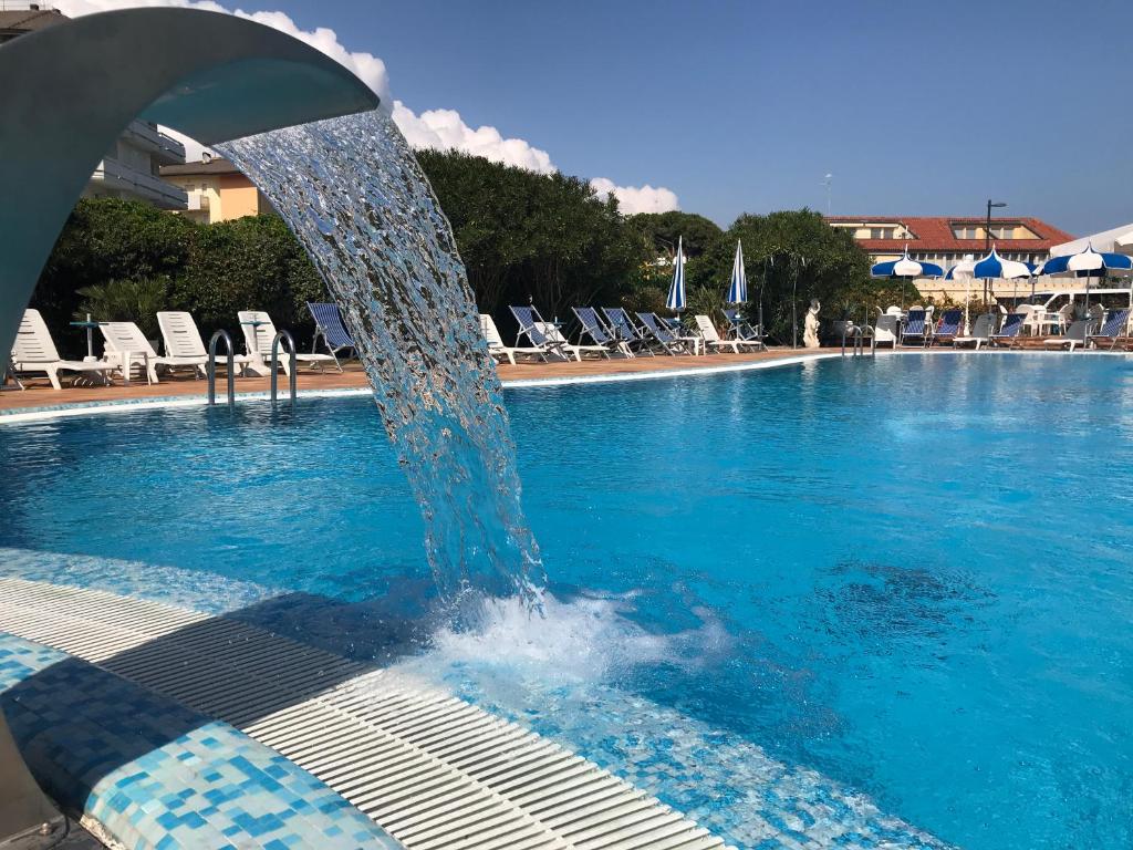 Bazén v ubytování Hotel Principe nebo v jeho okolí