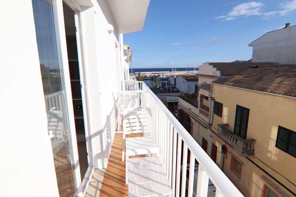 Hostal Cala Ratjada - Twin Room With Balcony With Aircon/Heating
