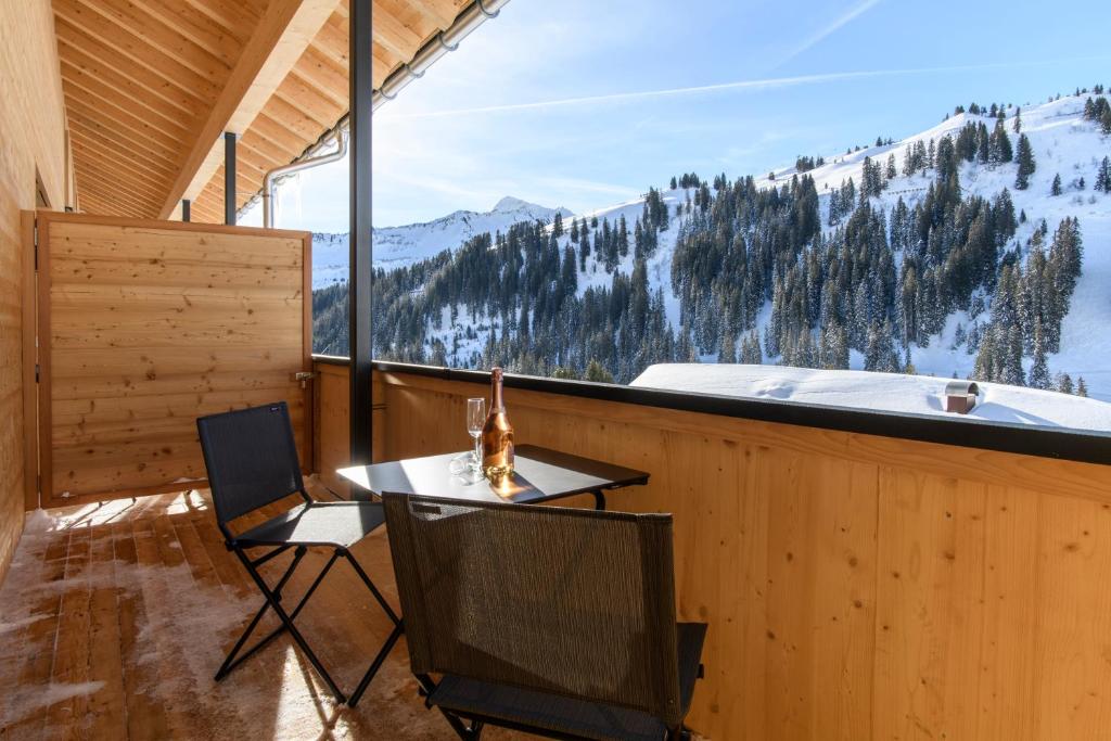 Nespecifikovaný výhled na hory nebo výhled na hory při pohledu z hotelu
