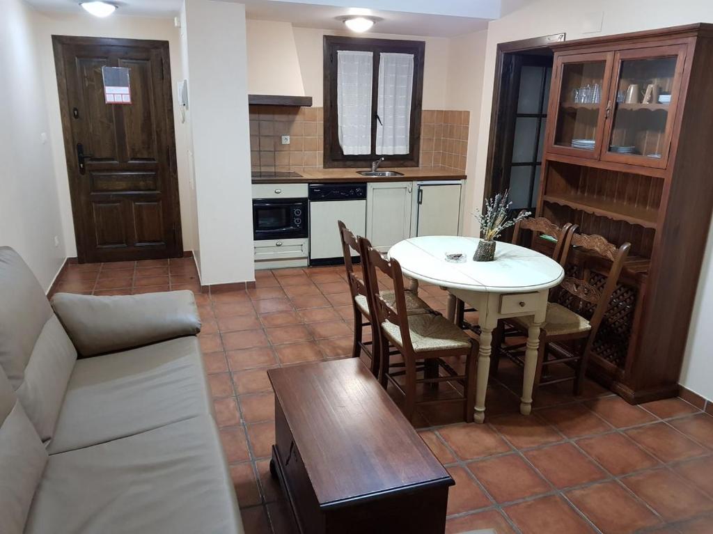 Kuchyň nebo kuchyňský kout v ubytování Apartamentos Casa Alcaire
