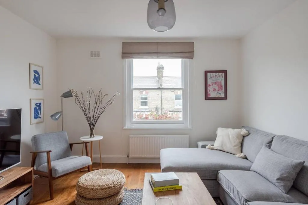 Homely 1BR Flat in London by GuestReady, Londra, Marea Britanie