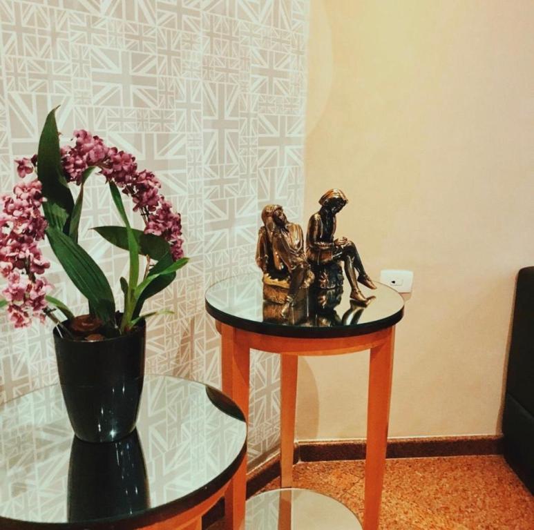 London Class Suits  London Class Suits