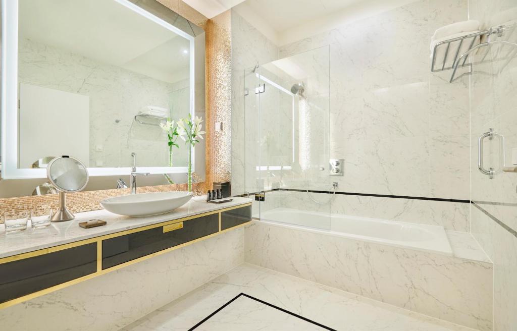 Párisi Udvar Hotel Budapest, part of Hyatt - Junior Suite