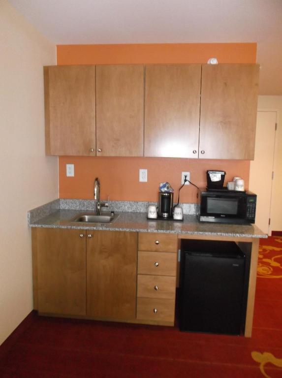 Days Inn & Suites by Wyndham Caldwell - Suite Estudio Con Cama Extragrande - No Fumadores