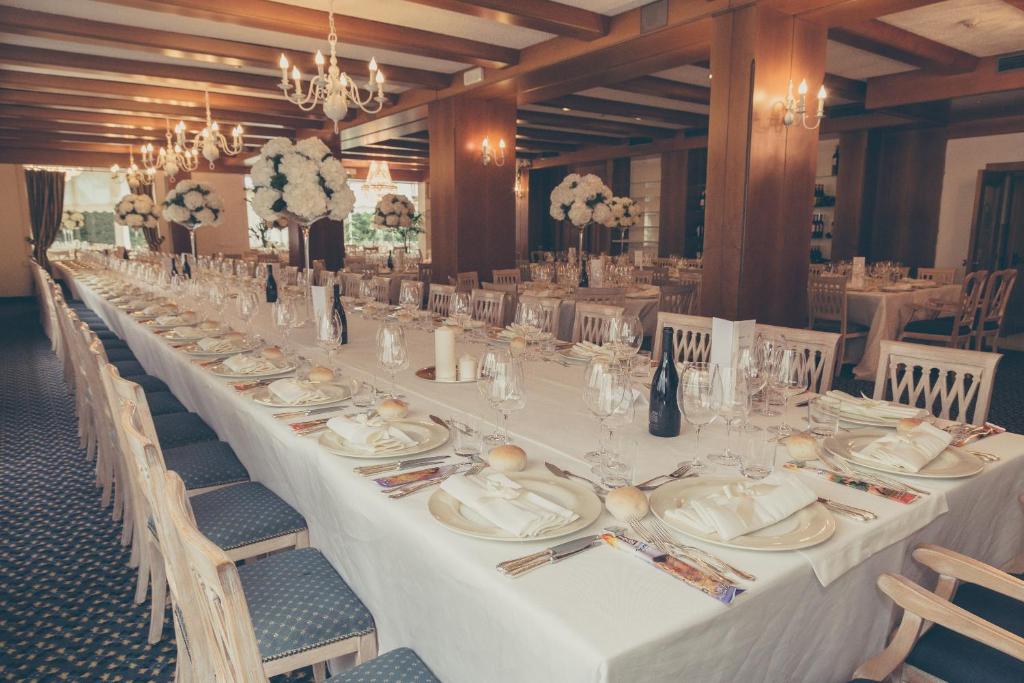 Restaurace v ubytování Royal Olympic Hotel