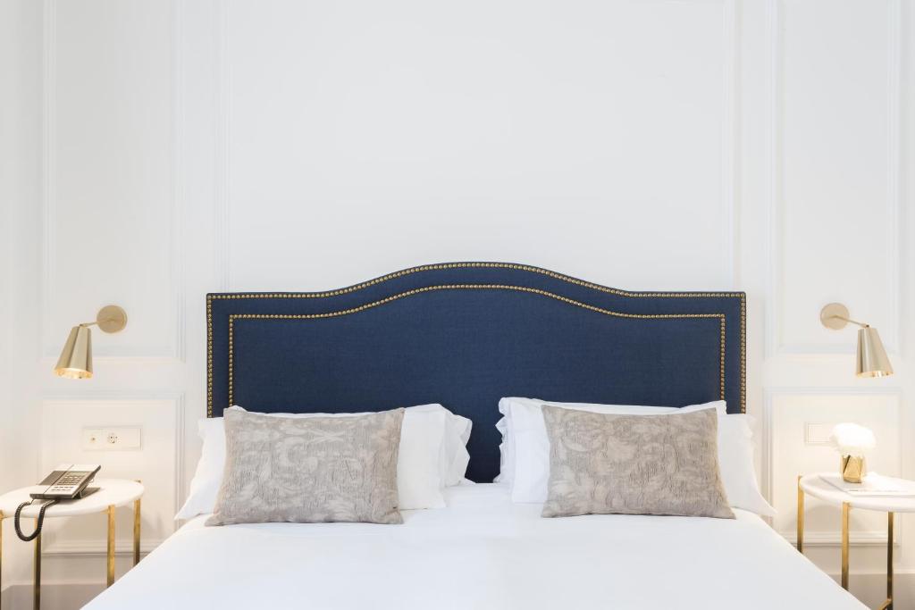 
Design Double or Twin Room
