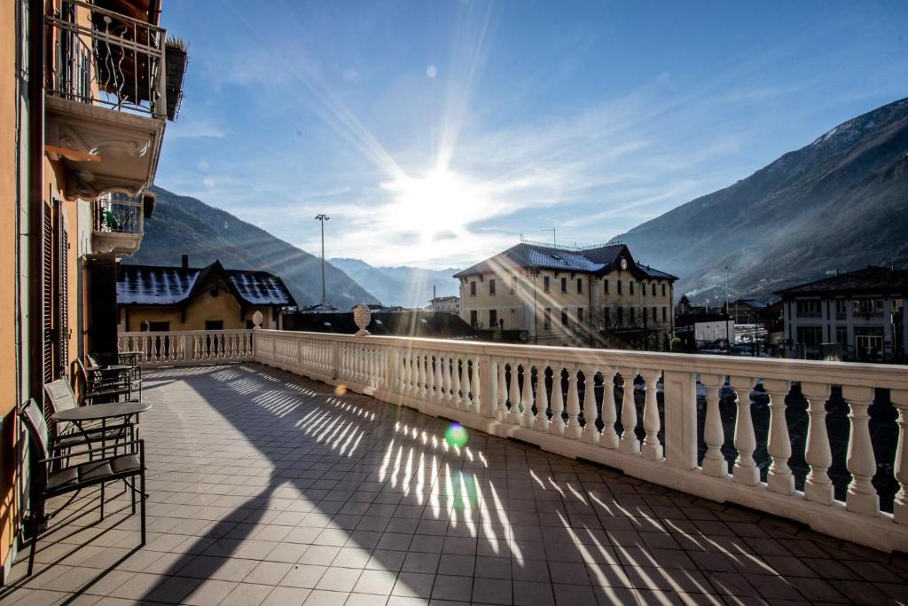 Nespecifikovaný výhled na hory nebo výhled na hory při pohledu z hotelu