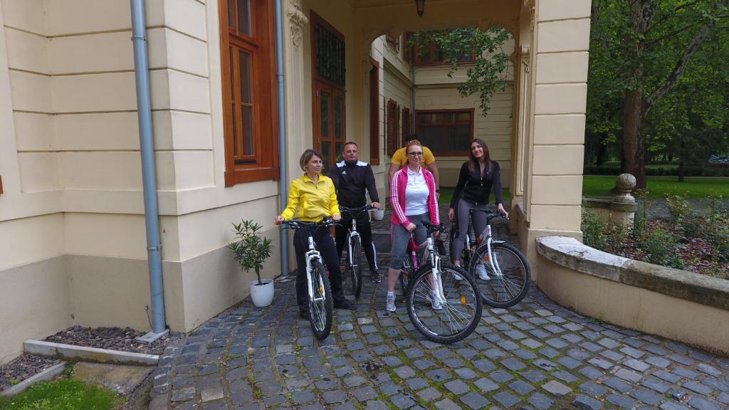 Jazda na bicykli v okolí ubytovania Főnix Wellness Resort