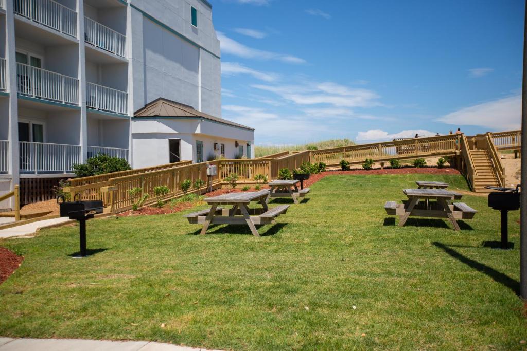 Jardín al aire libre en John Yancey Oceanfront Inn