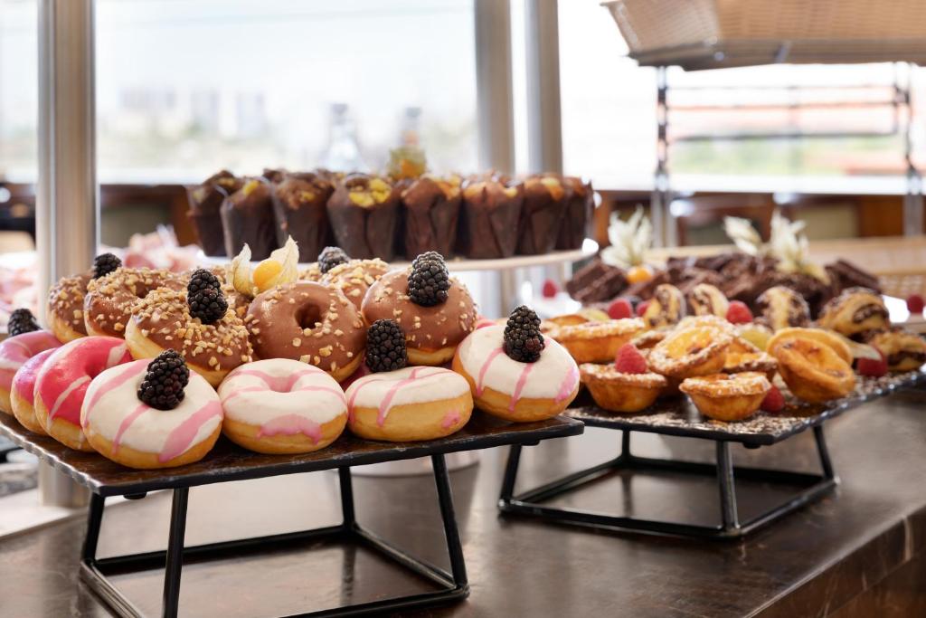 Ramada by Wyndham Lisbon - Resim 19