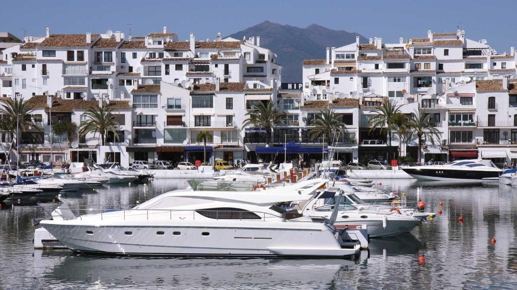 First Line P. Banus Sleeps 4, Marbella – Updated 2023 Prices