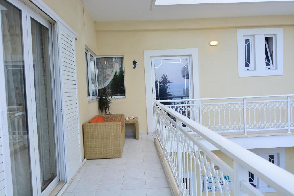 A balcony or terrace at Mara's Apartments