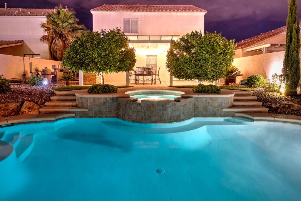 Vegas Vacation - Four-Bedroom House