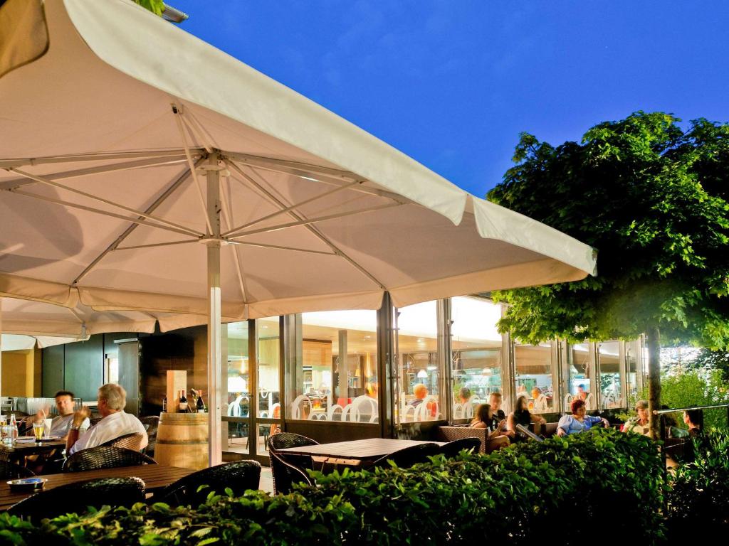 Reštaurácia alebo iné gastronomické zariadenie v ubytovaní ibis Zurich Adliswil